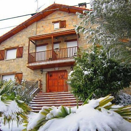 Affittacamere La Casona De Collado Hoyos del Collado Esterno foto
