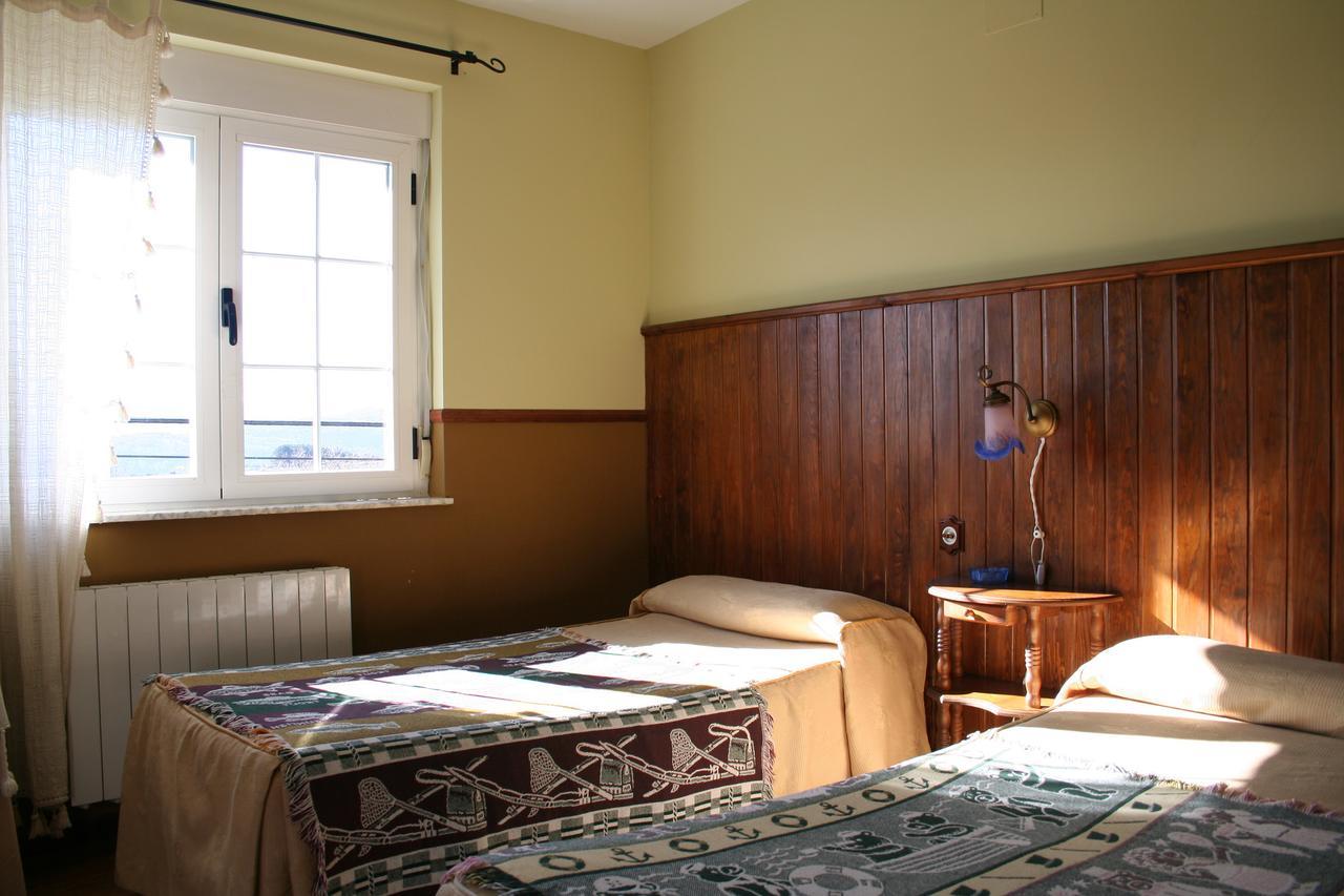 Affittacamere La Casona De Collado Hoyos del Collado Esterno foto
