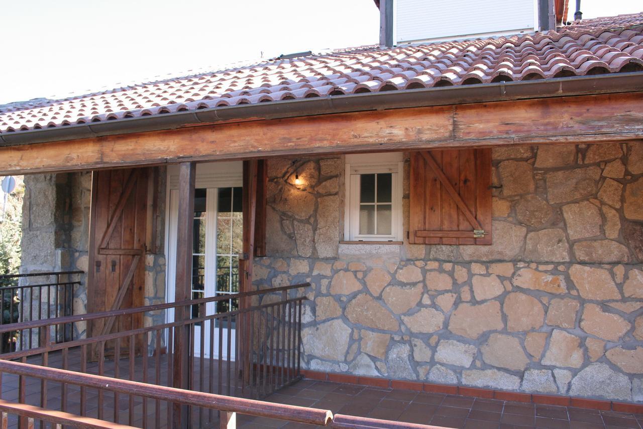 Affittacamere La Casona De Collado Hoyos del Collado Esterno foto