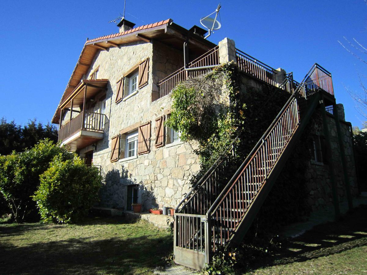 Affittacamere La Casona De Collado Hoyos del Collado Esterno foto