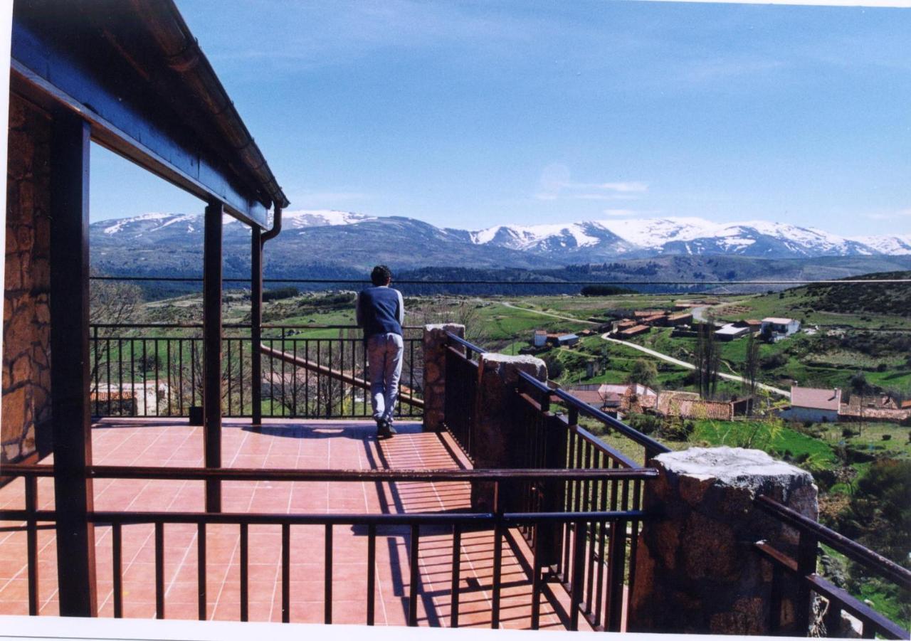 Affittacamere La Casona De Collado Hoyos del Collado Esterno foto